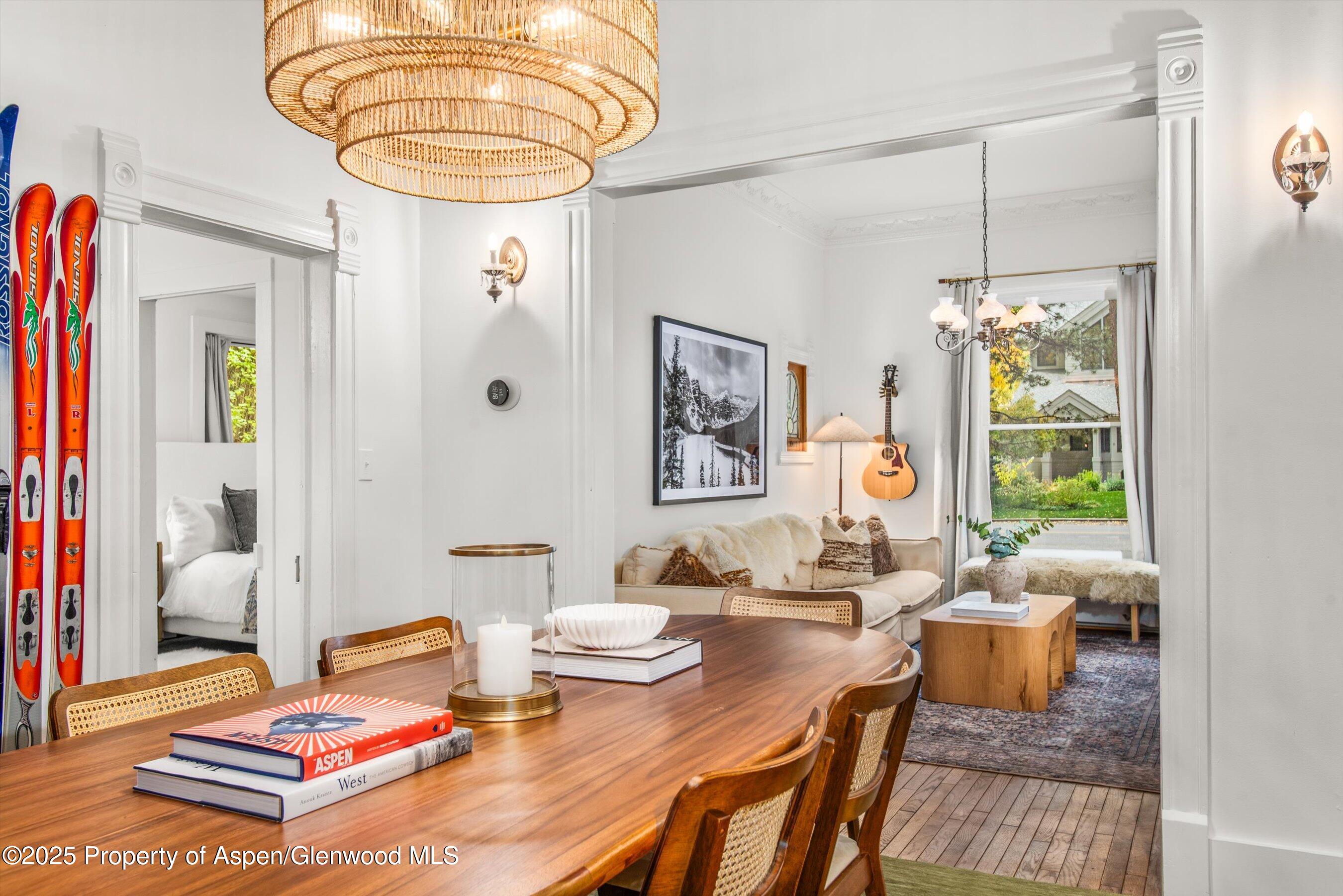 406 W Smuggler Street