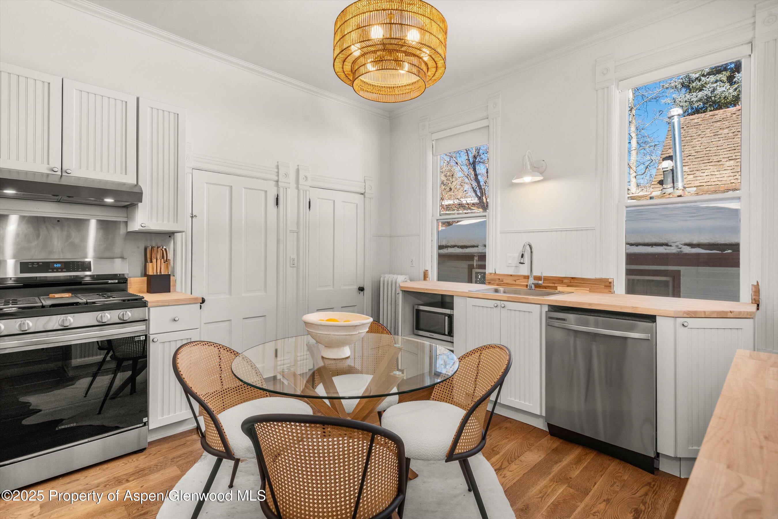 500 W Francis Street