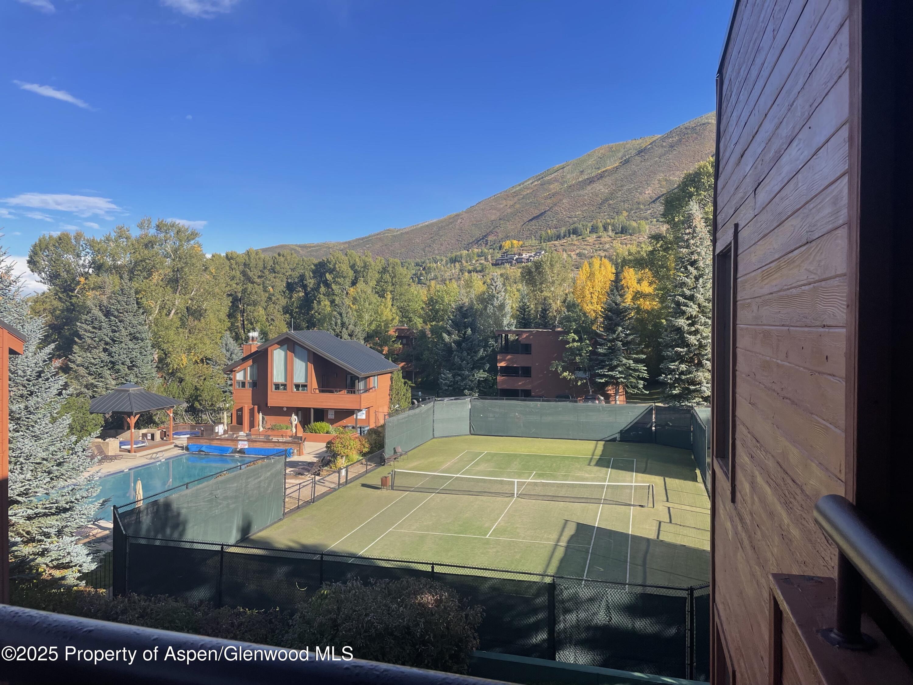 1136 Vine Street 1136