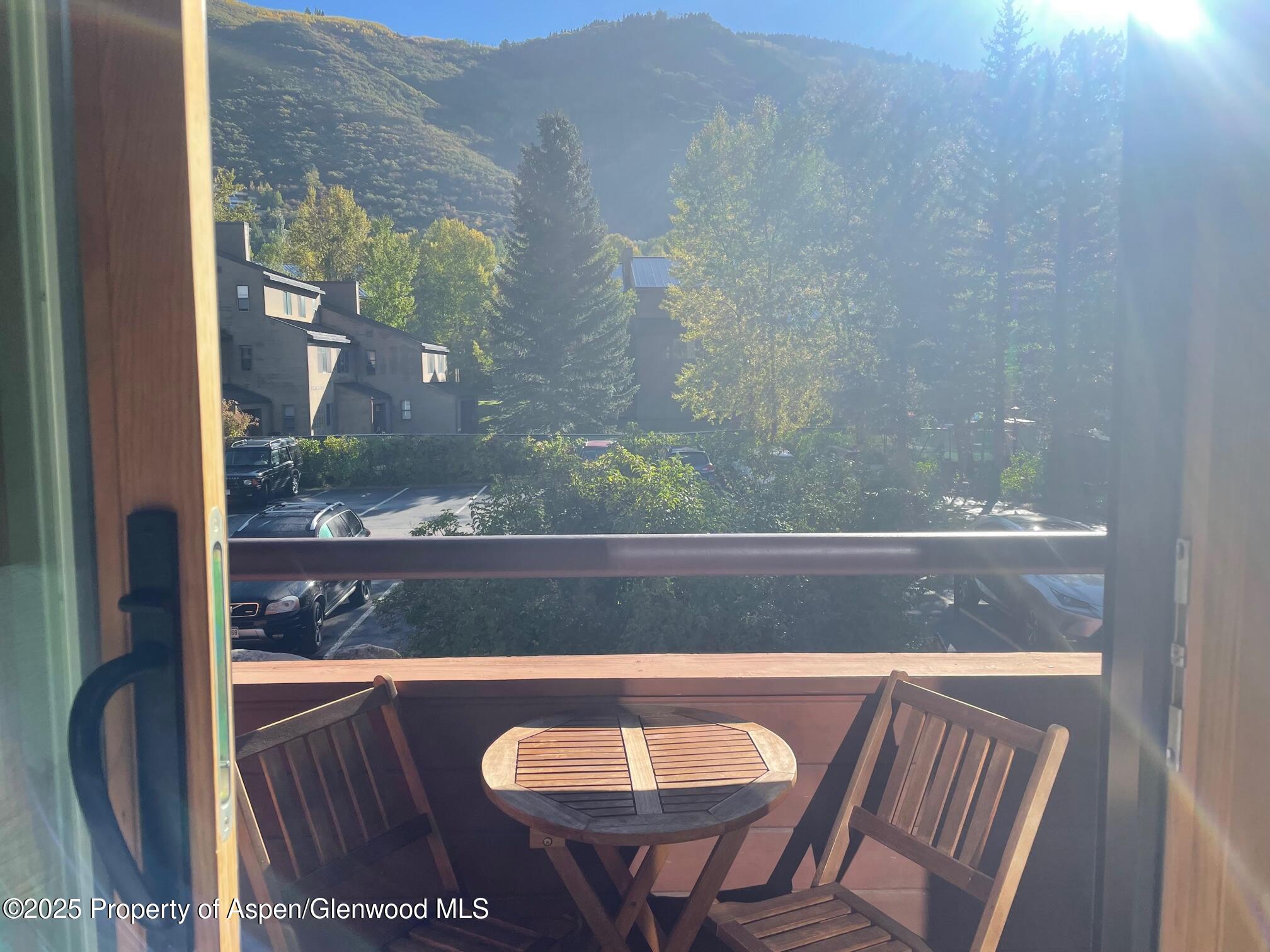 1136 Vine Street 1136