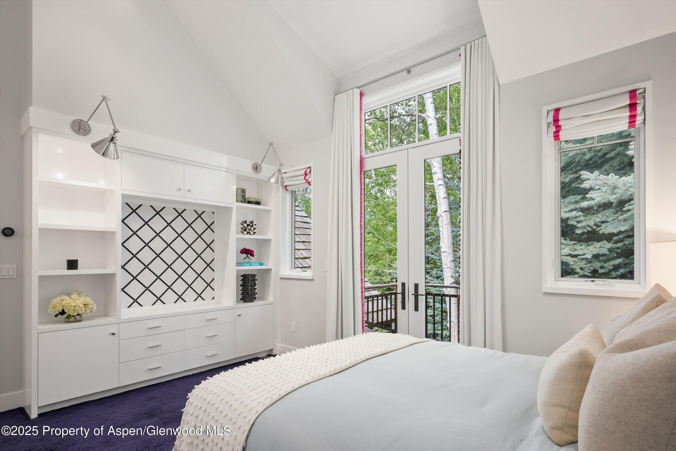 103 S Seventh Street