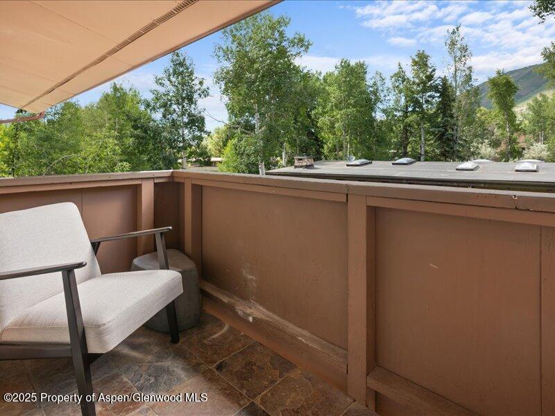 326 Midland Avenue 302