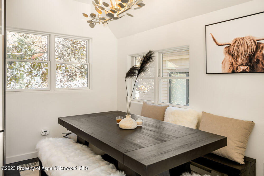 222 W Hopkins Avenue 6