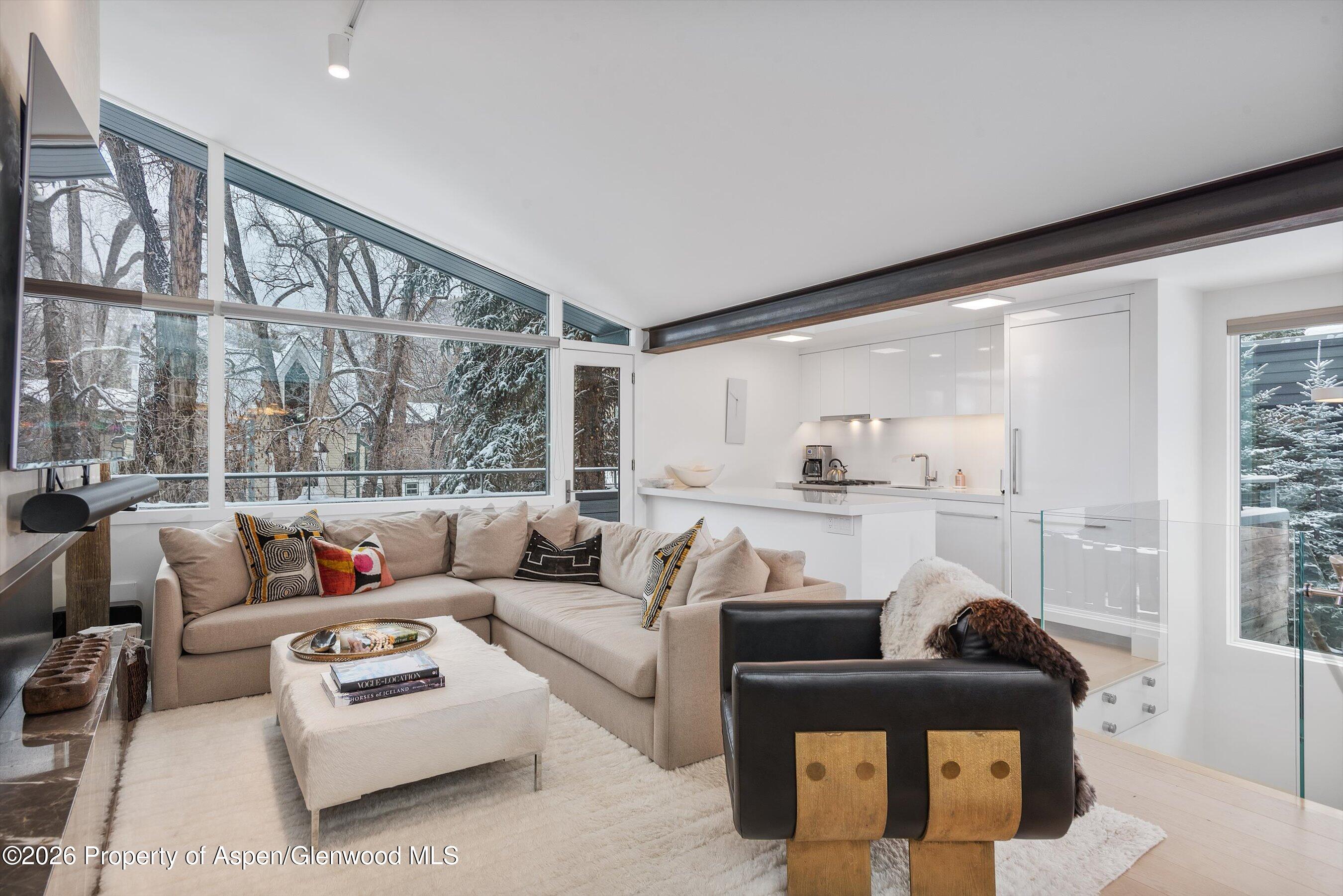 1001 E Cooper Avenue 1