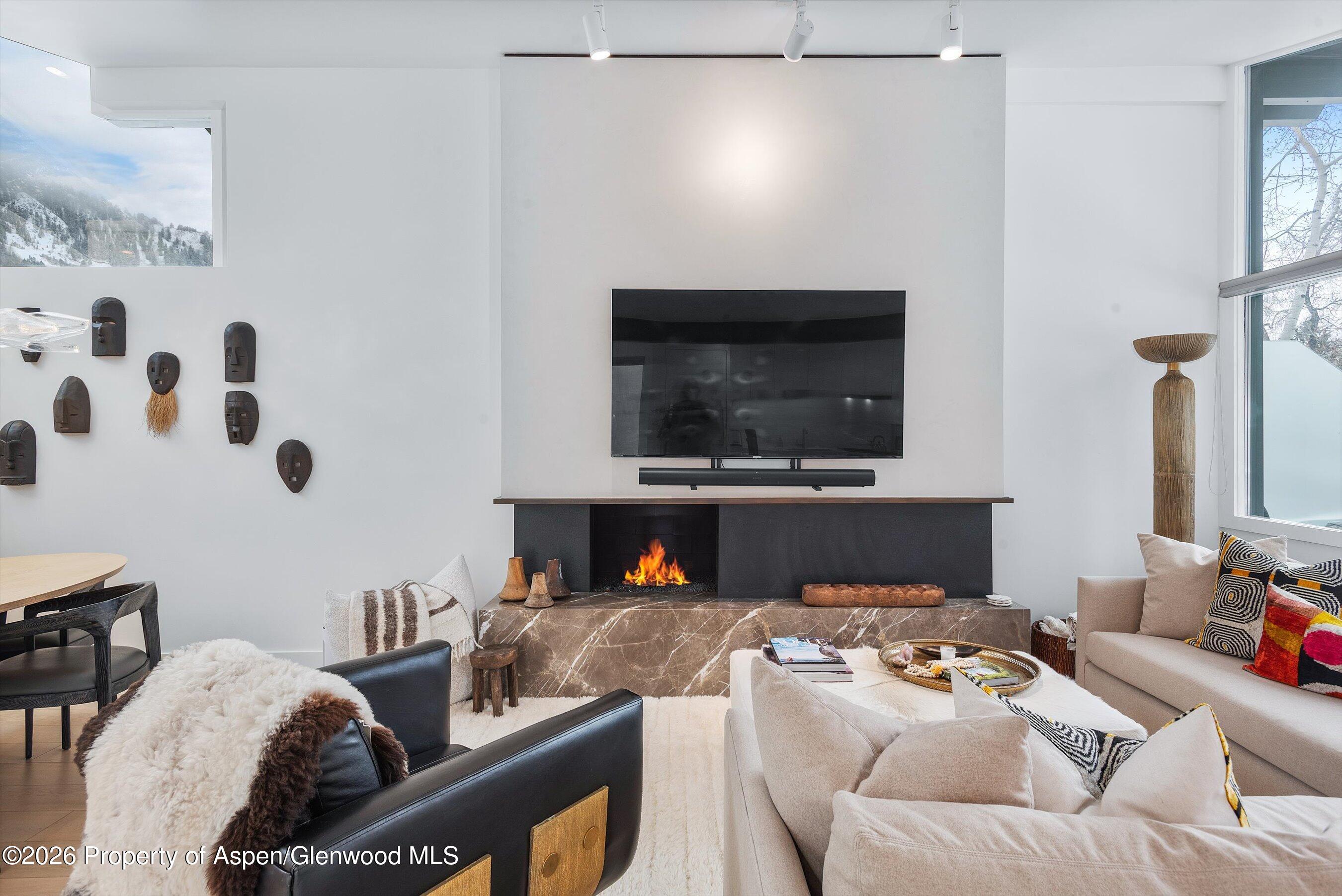 1001 E Cooper Avenue 1