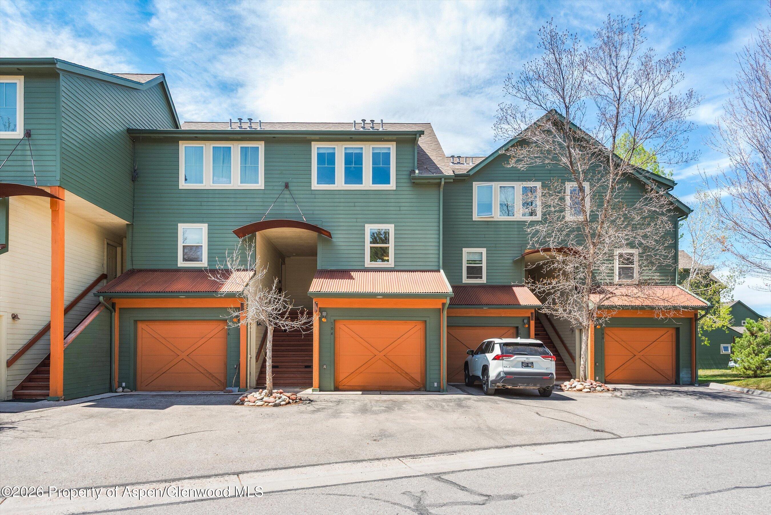 104 Lakeside Drive