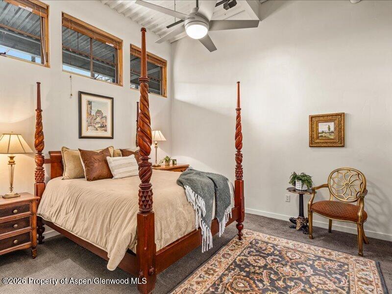 231 Robinson Street R-318