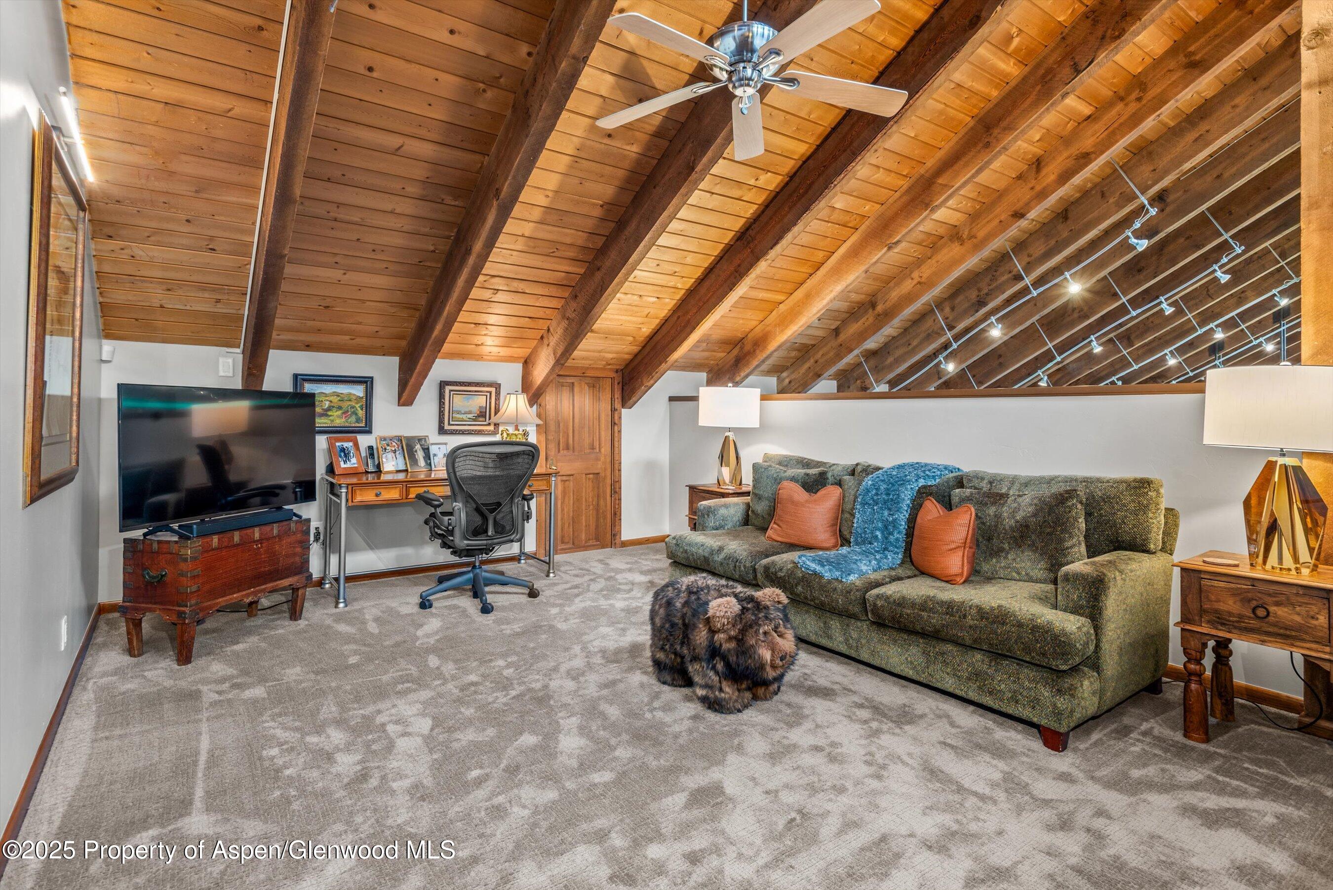 477 Aspen Oak Drive
