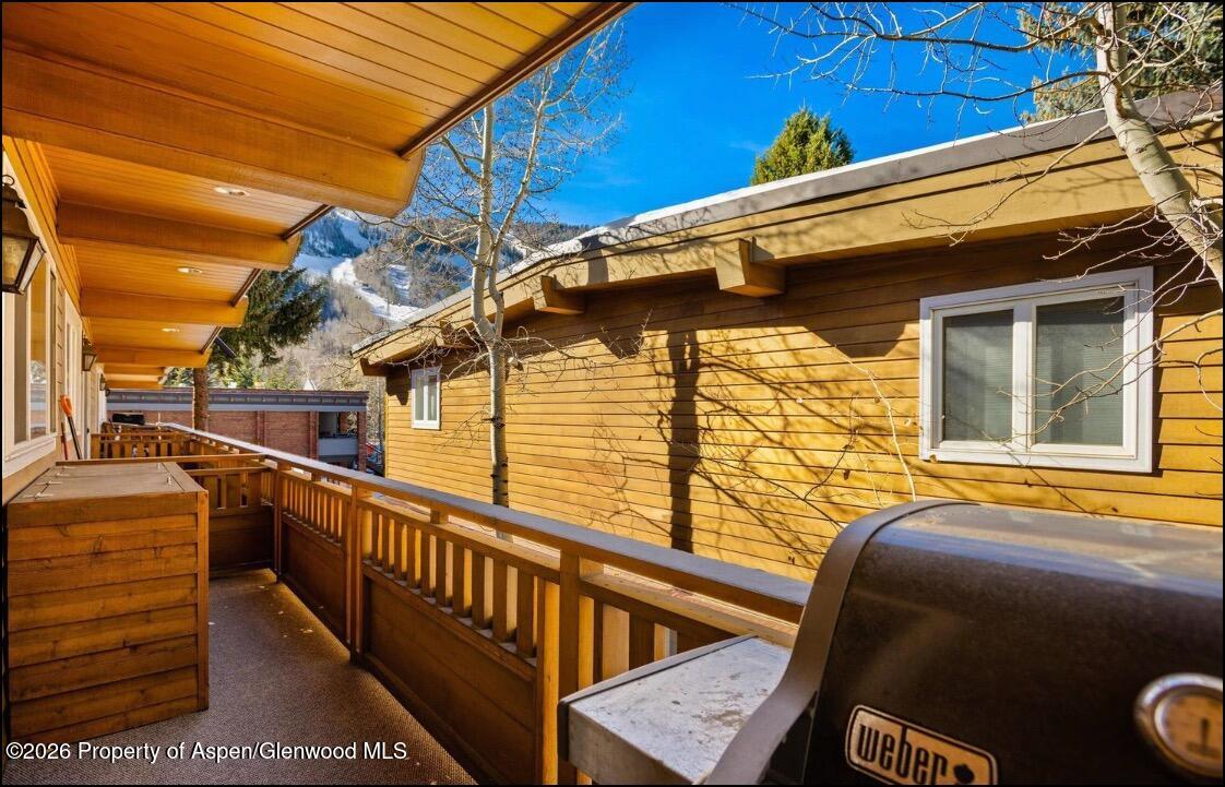 805 E Cooper Avenue 12