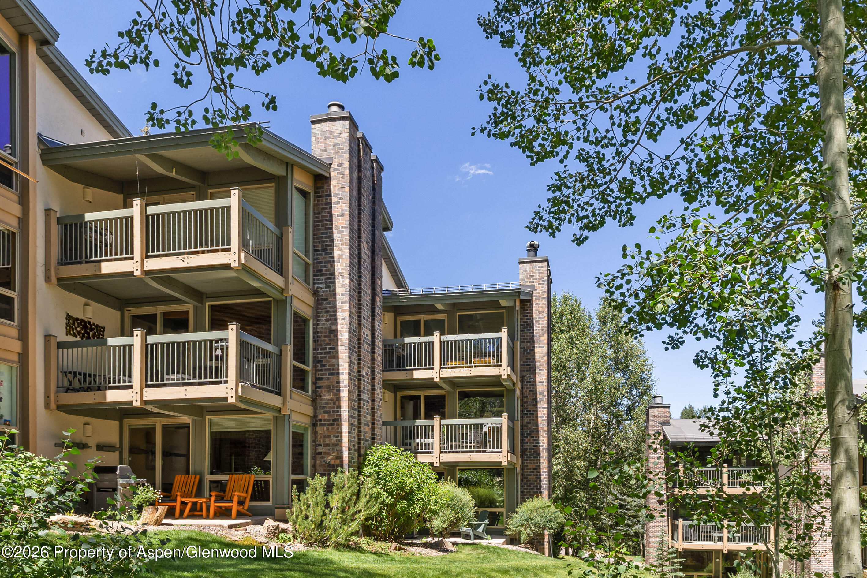 855 Carriage Way Slope 201