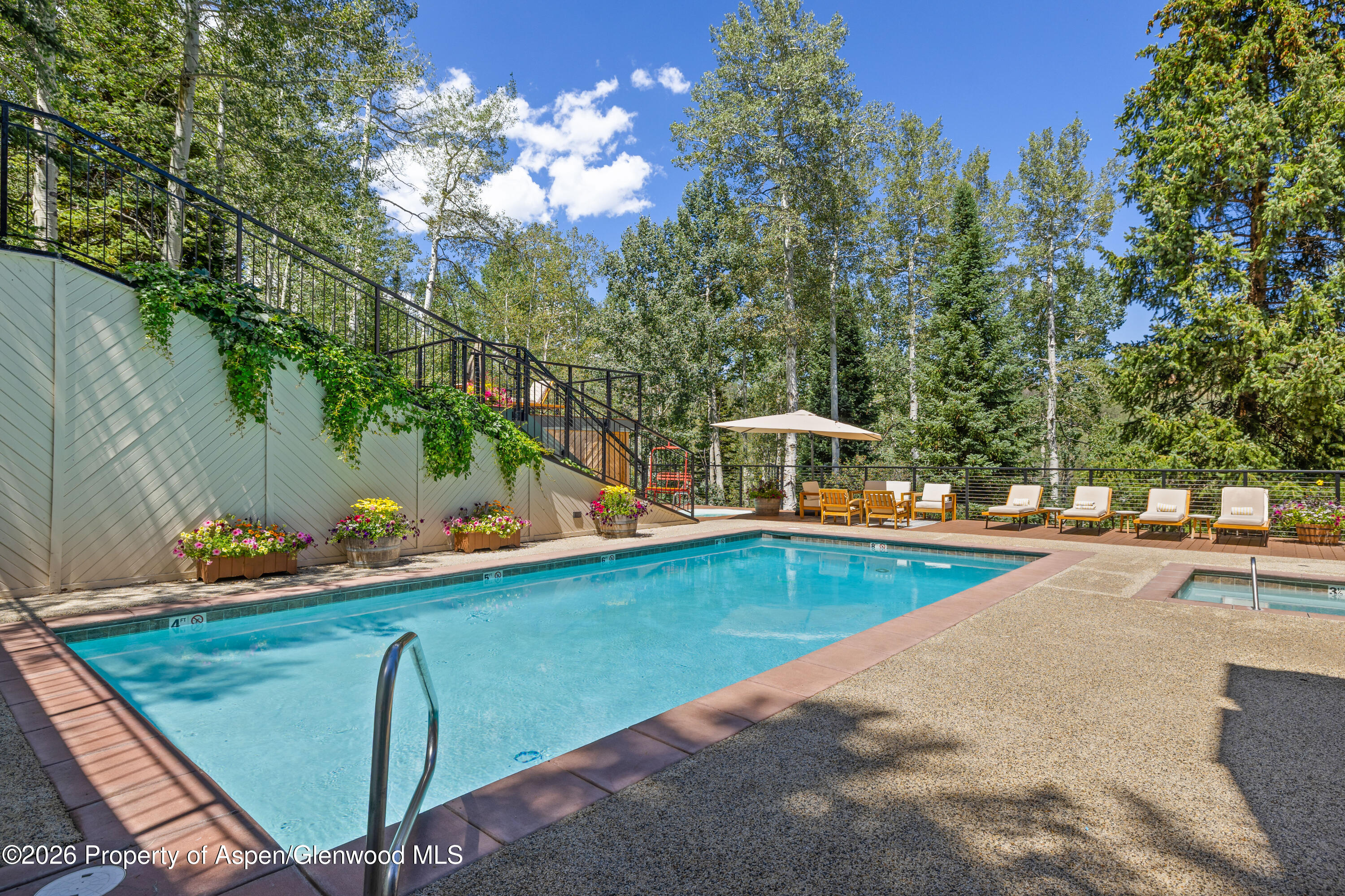 855 Carriage Way Slope 201