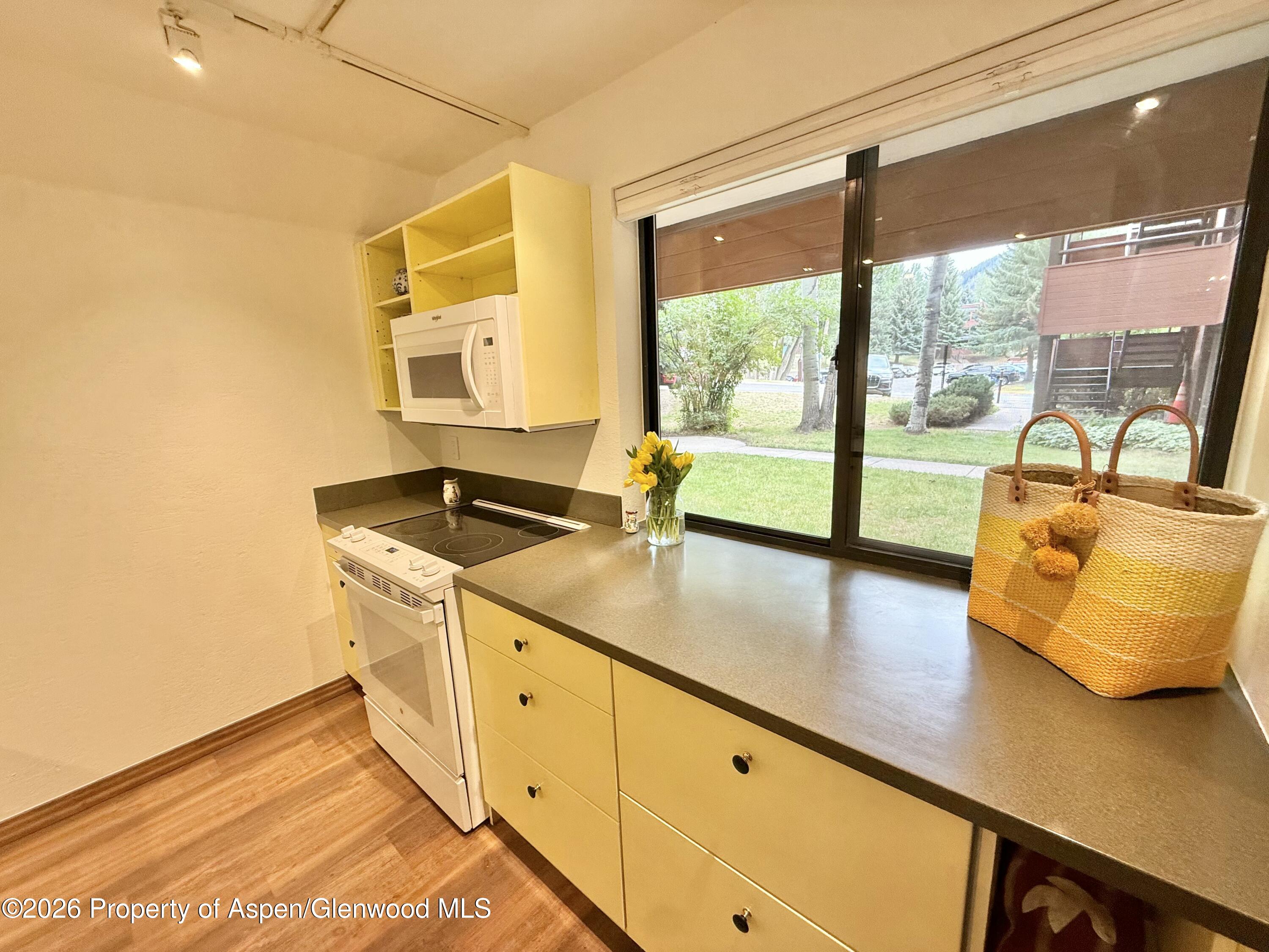 1214 Vine Street 1214