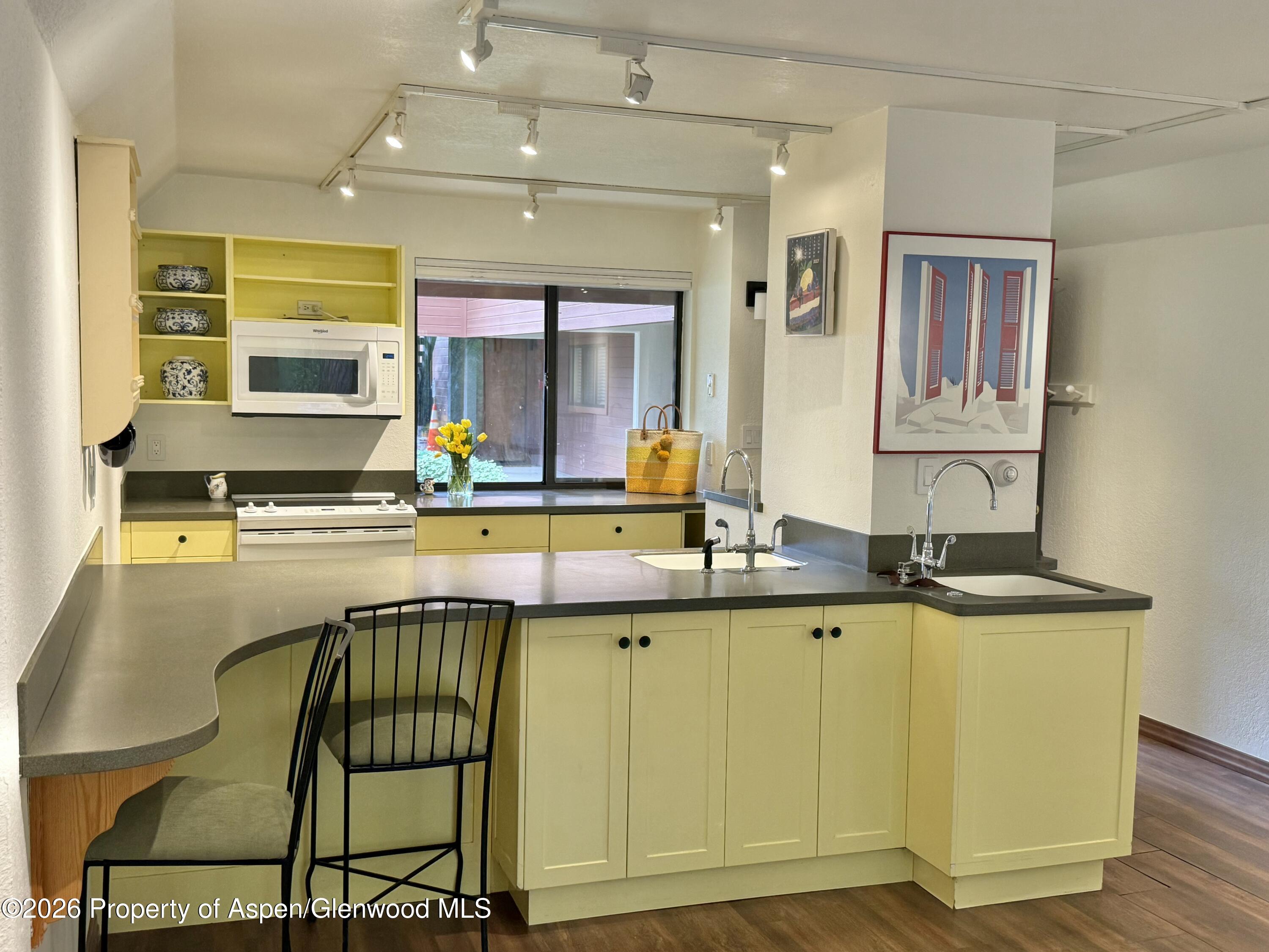 1214 Vine Street 1214