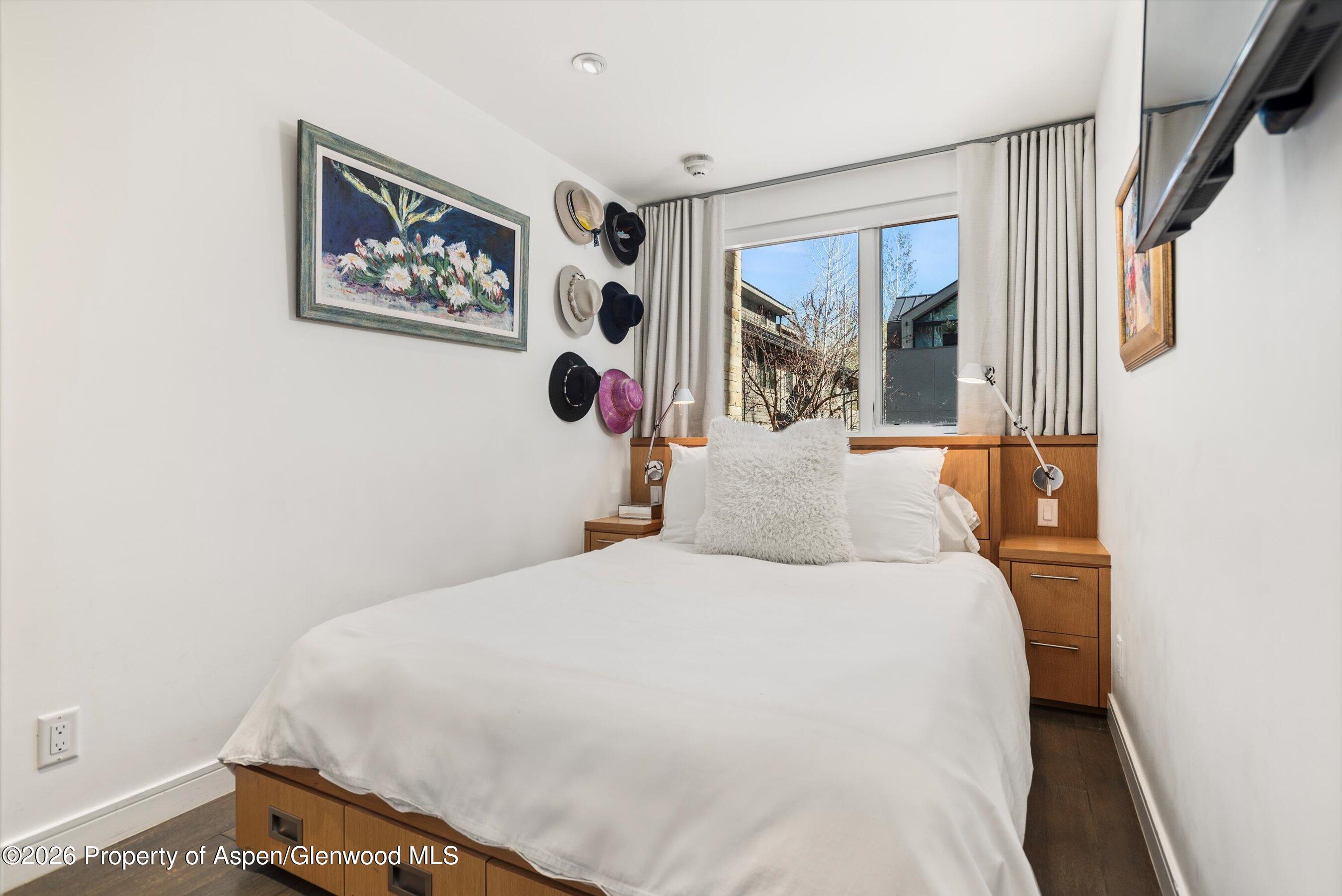 100 E Cooper Avenue 5