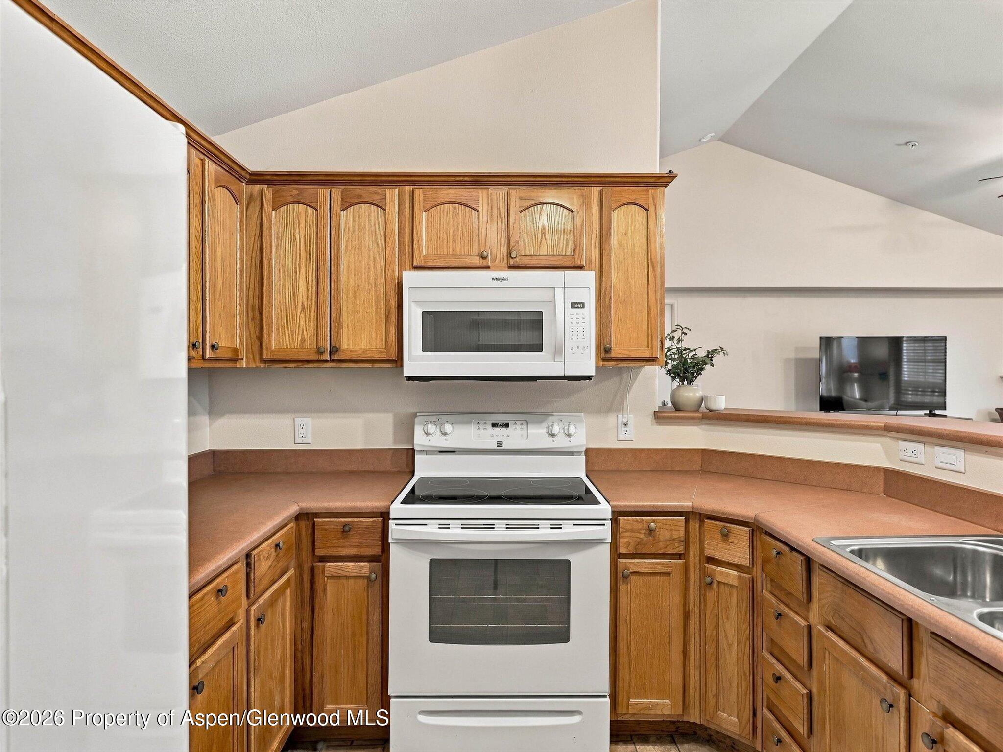348 River View Drive 206