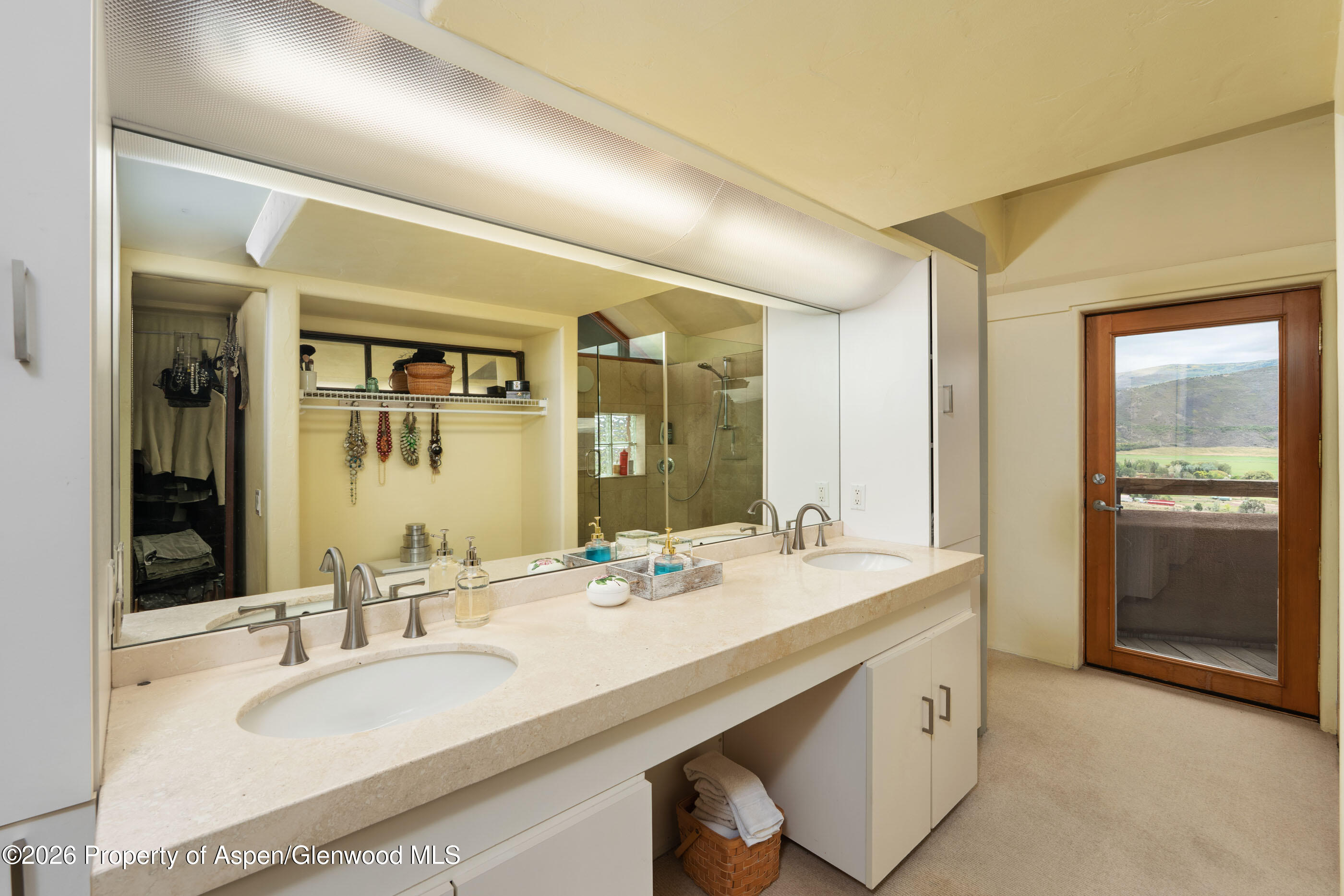 609 Hillcrest Drive