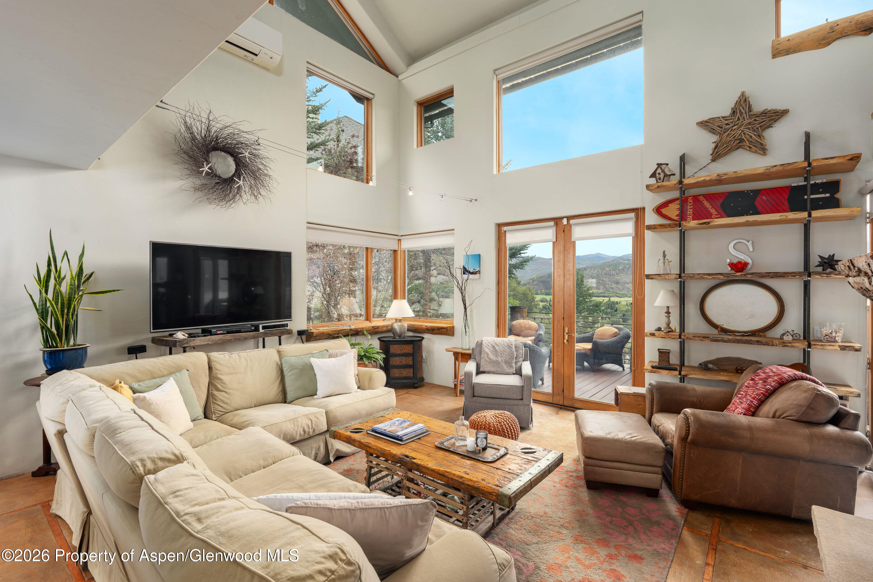 609 Hillcrest Drive