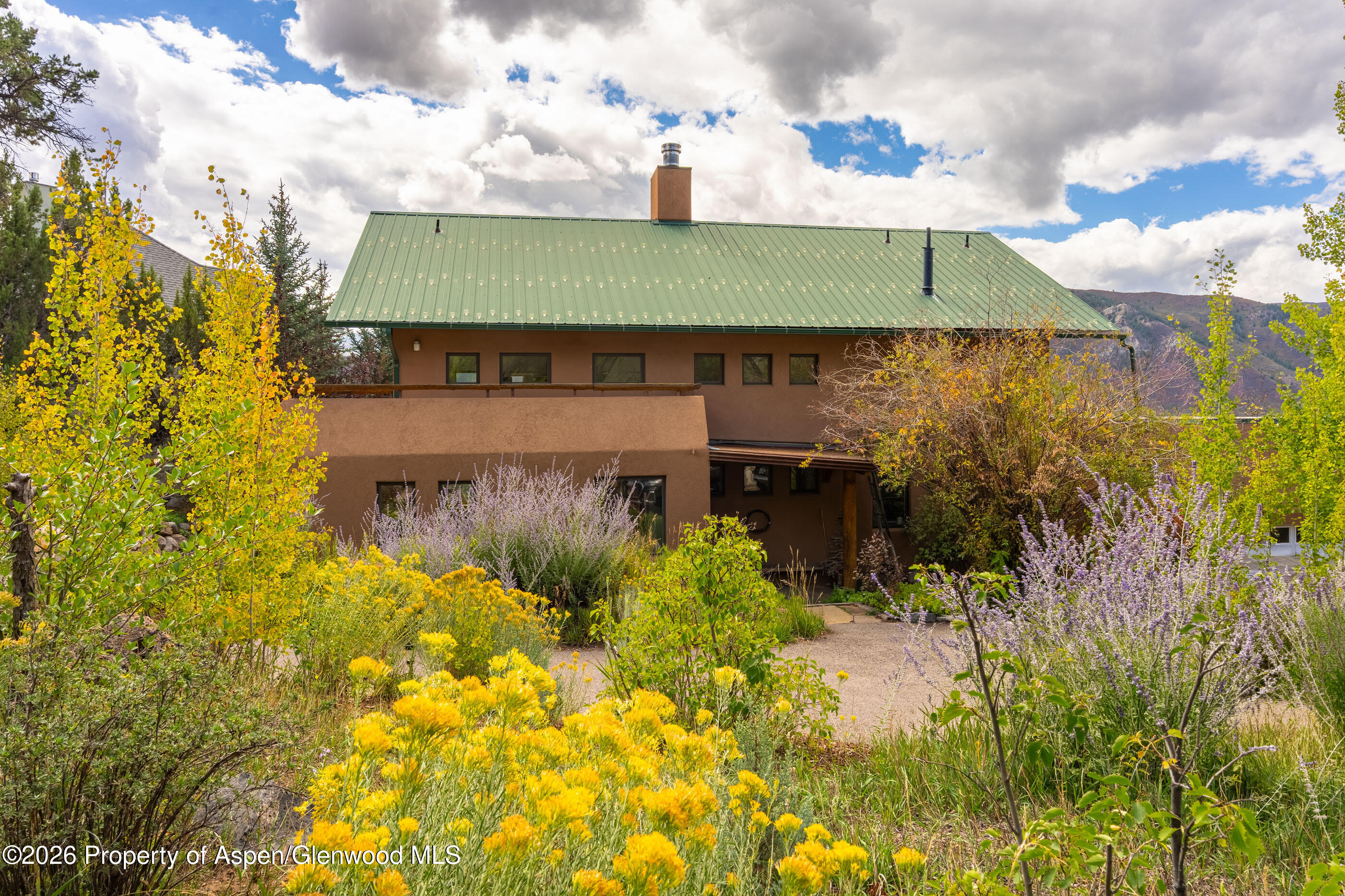 609 Hillcrest Drive