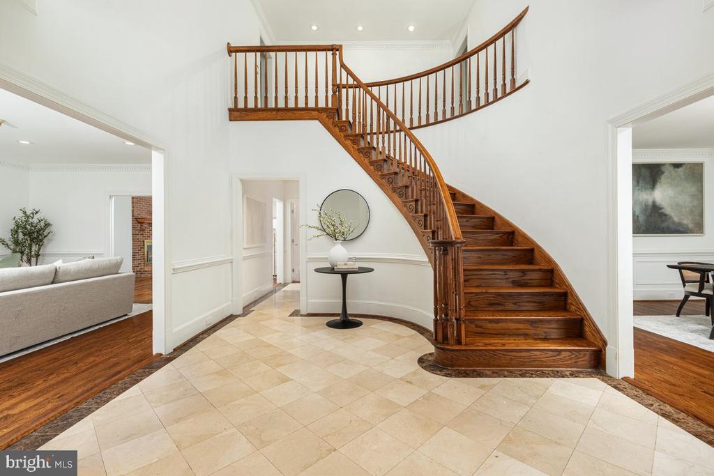 532 WALKER RD