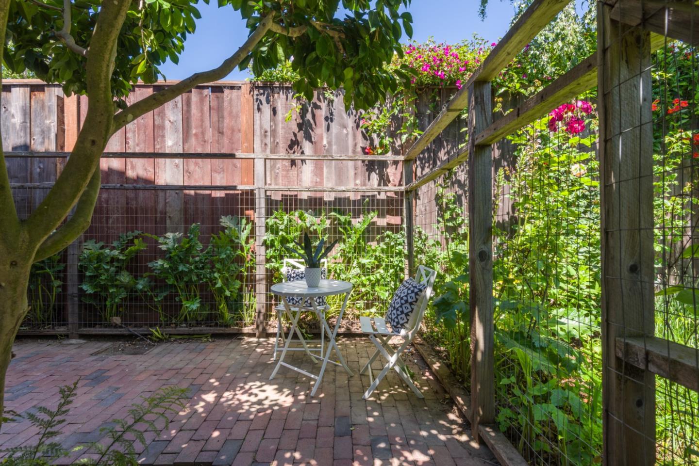 1010 Chula Vista AVE