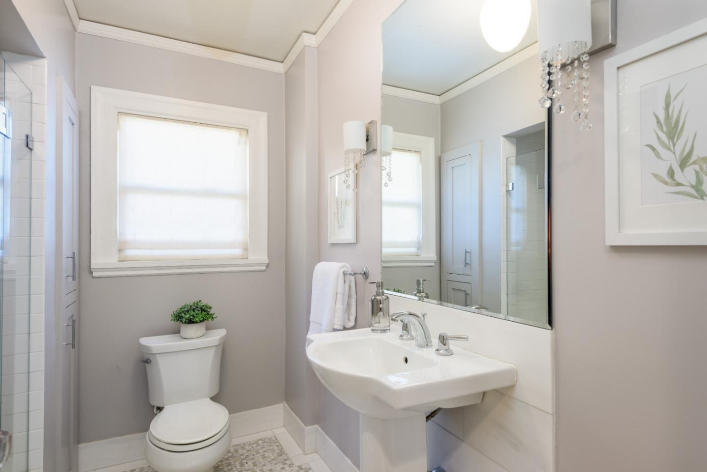 1010 Chula Vista AVE