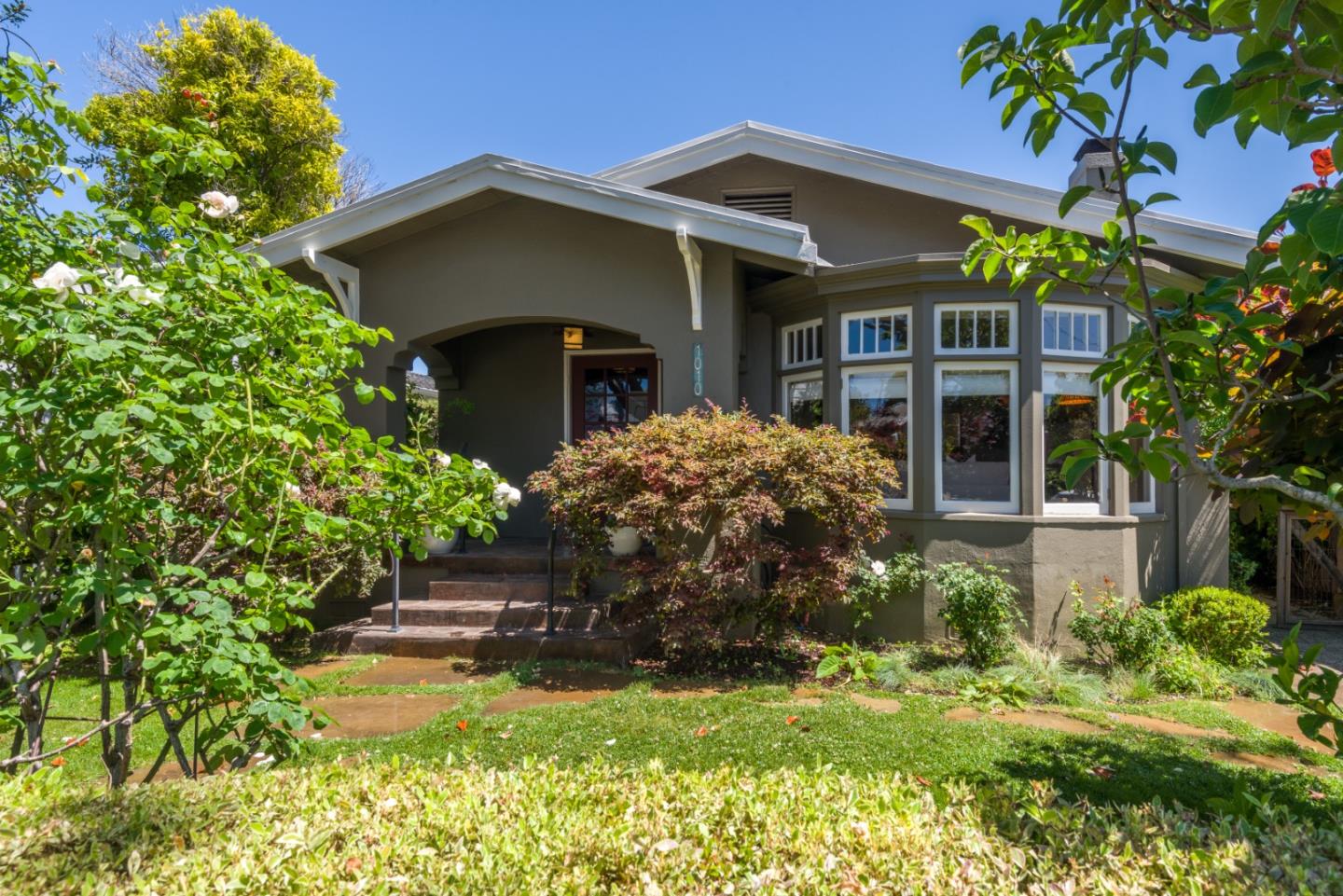 1010 Chula Vista AVE