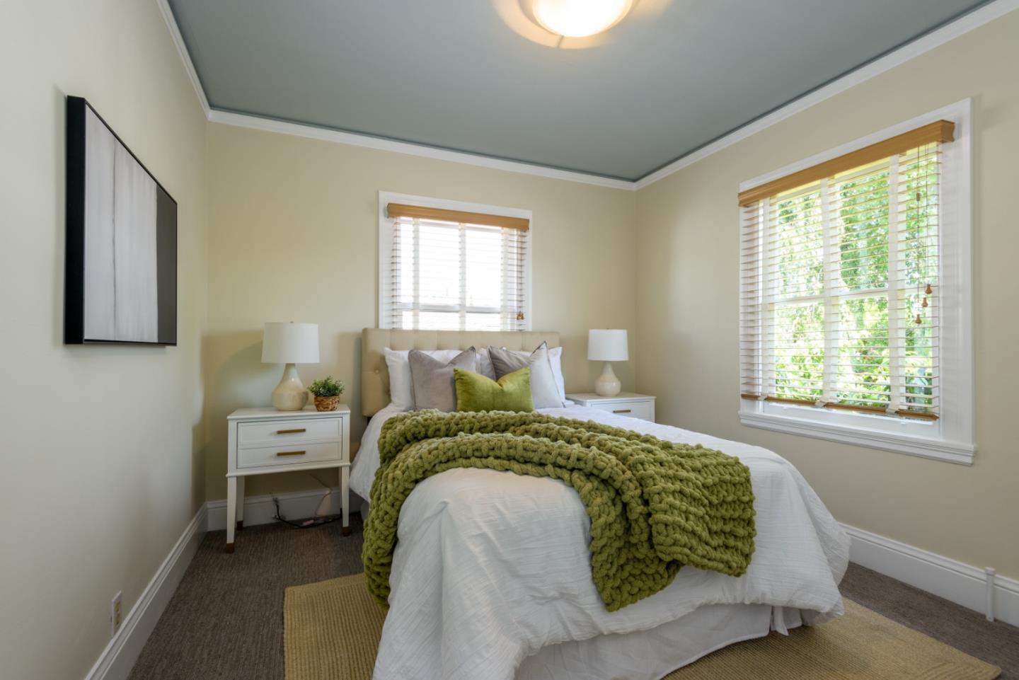 1010 Chula Vista AVE