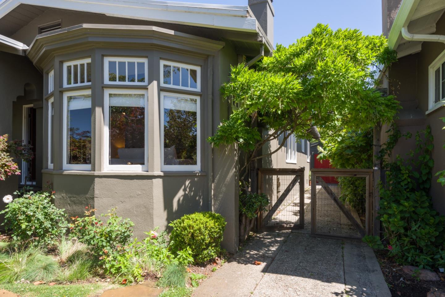 1010 Chula Vista AVE