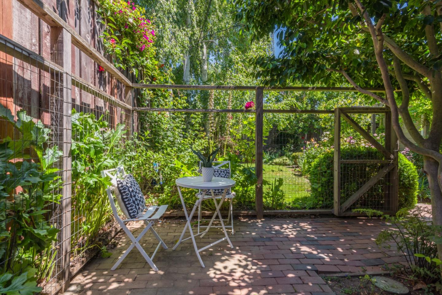 1010 Chula Vista AVE