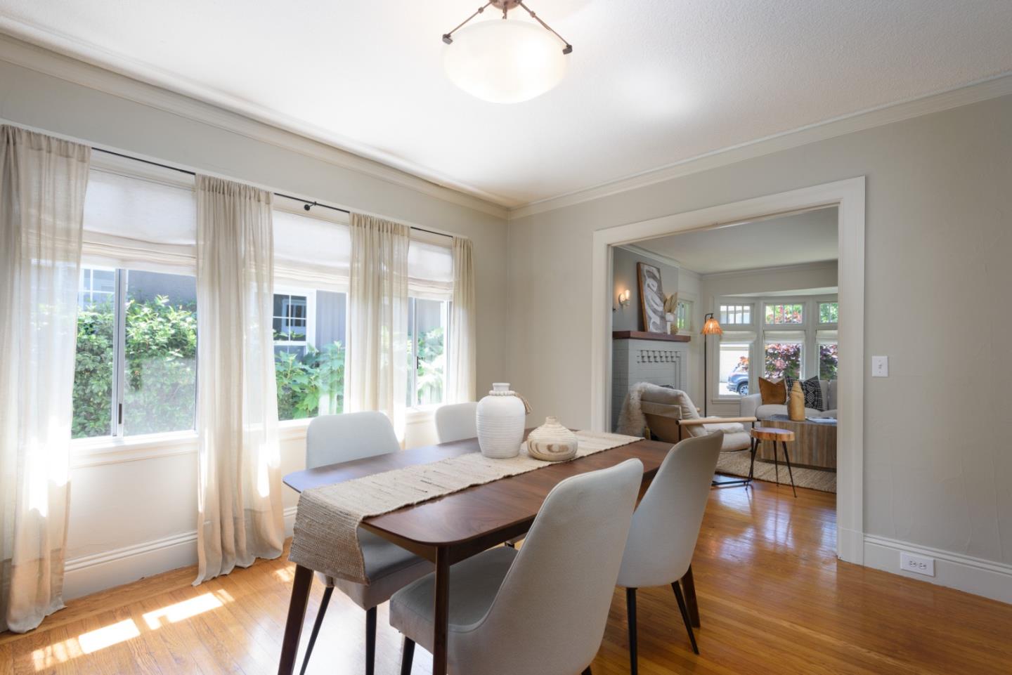 1010 Chula Vista AVE