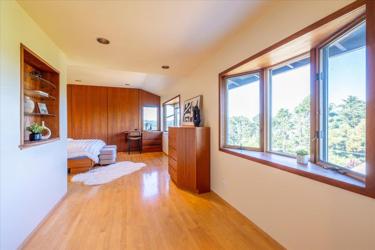 1425 Lexington AVE