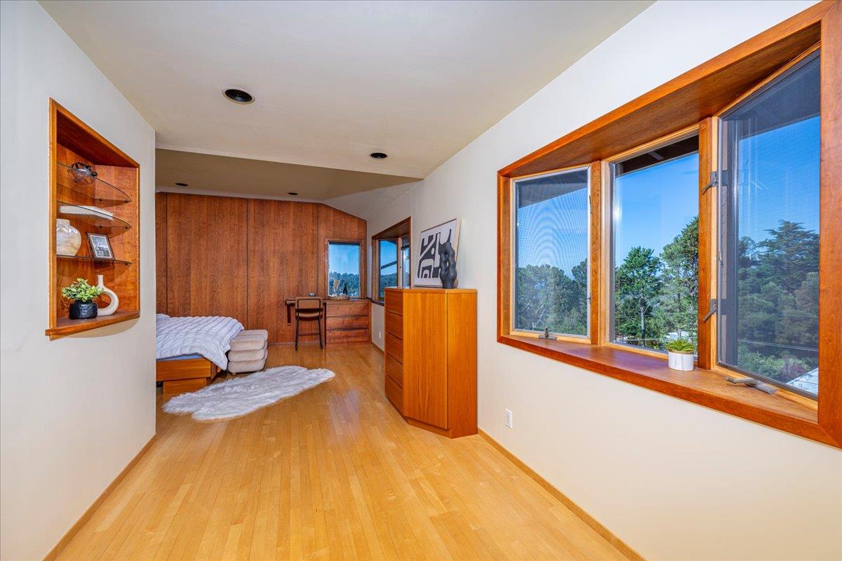1425 Lexington AVE