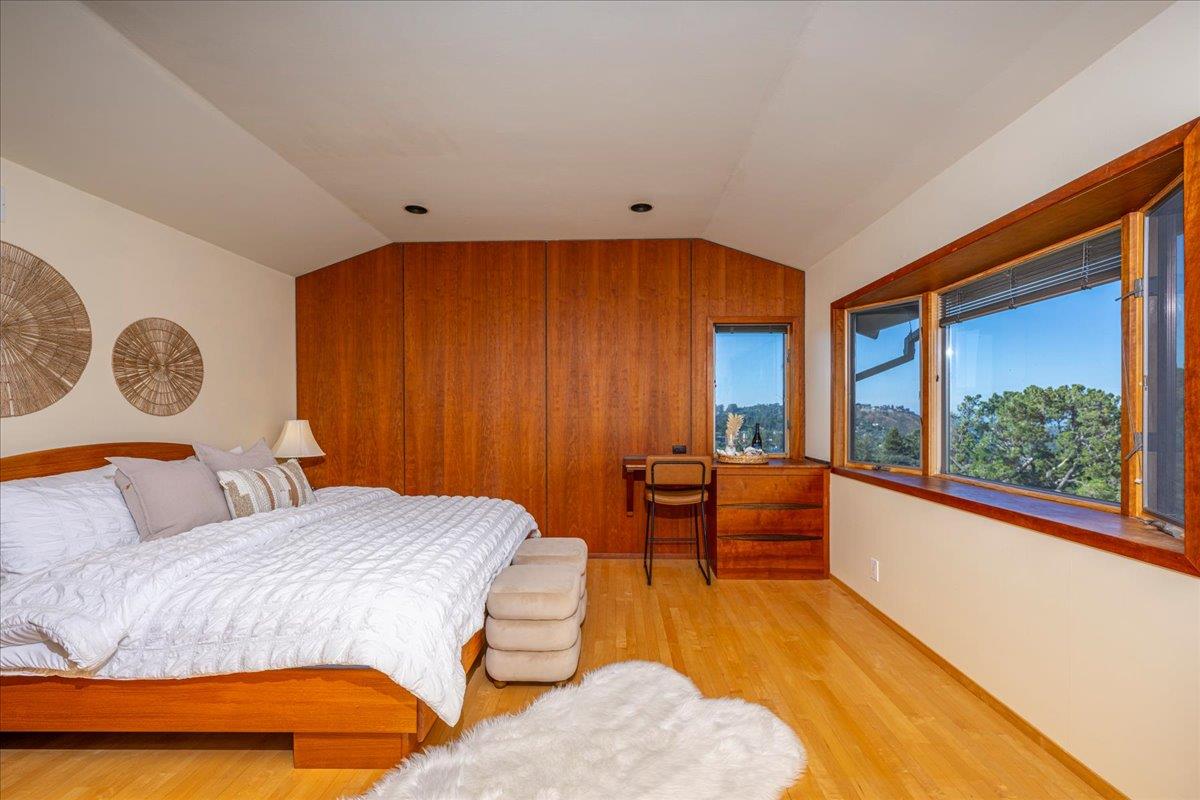 1425 Lexington AVE