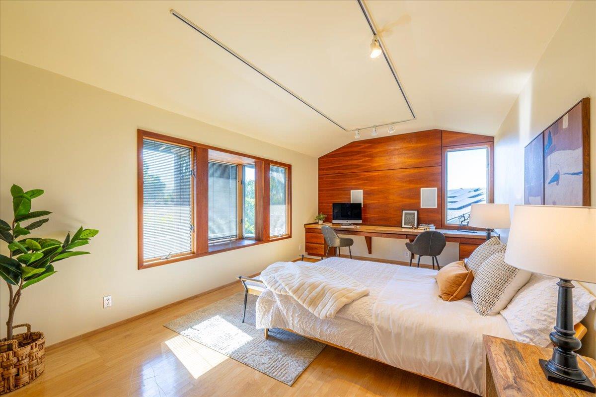 1425 Lexington AVE