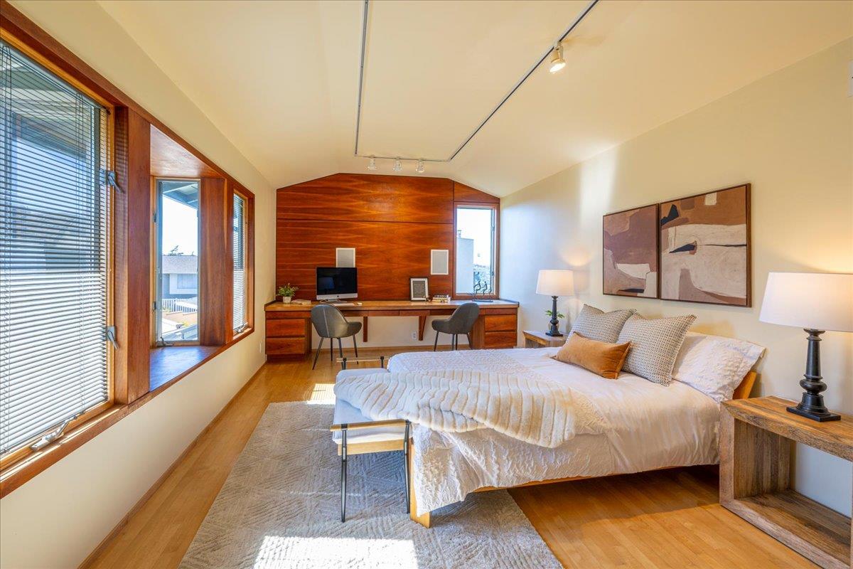 1425 Lexington AVE