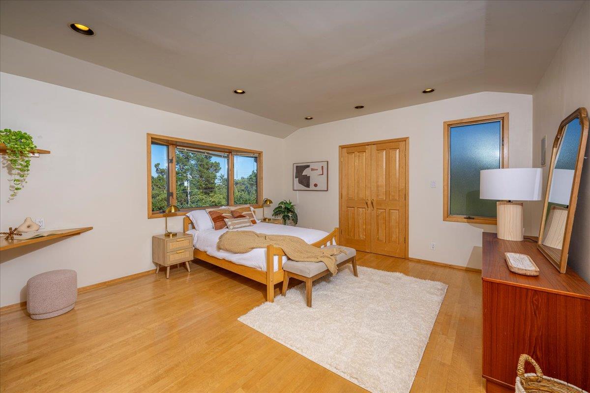 1425 Lexington AVE
