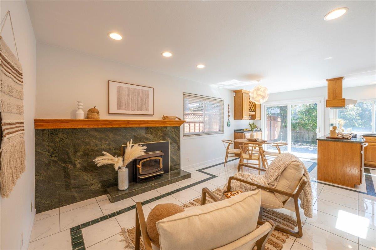 421 Casa Del Mar AVE