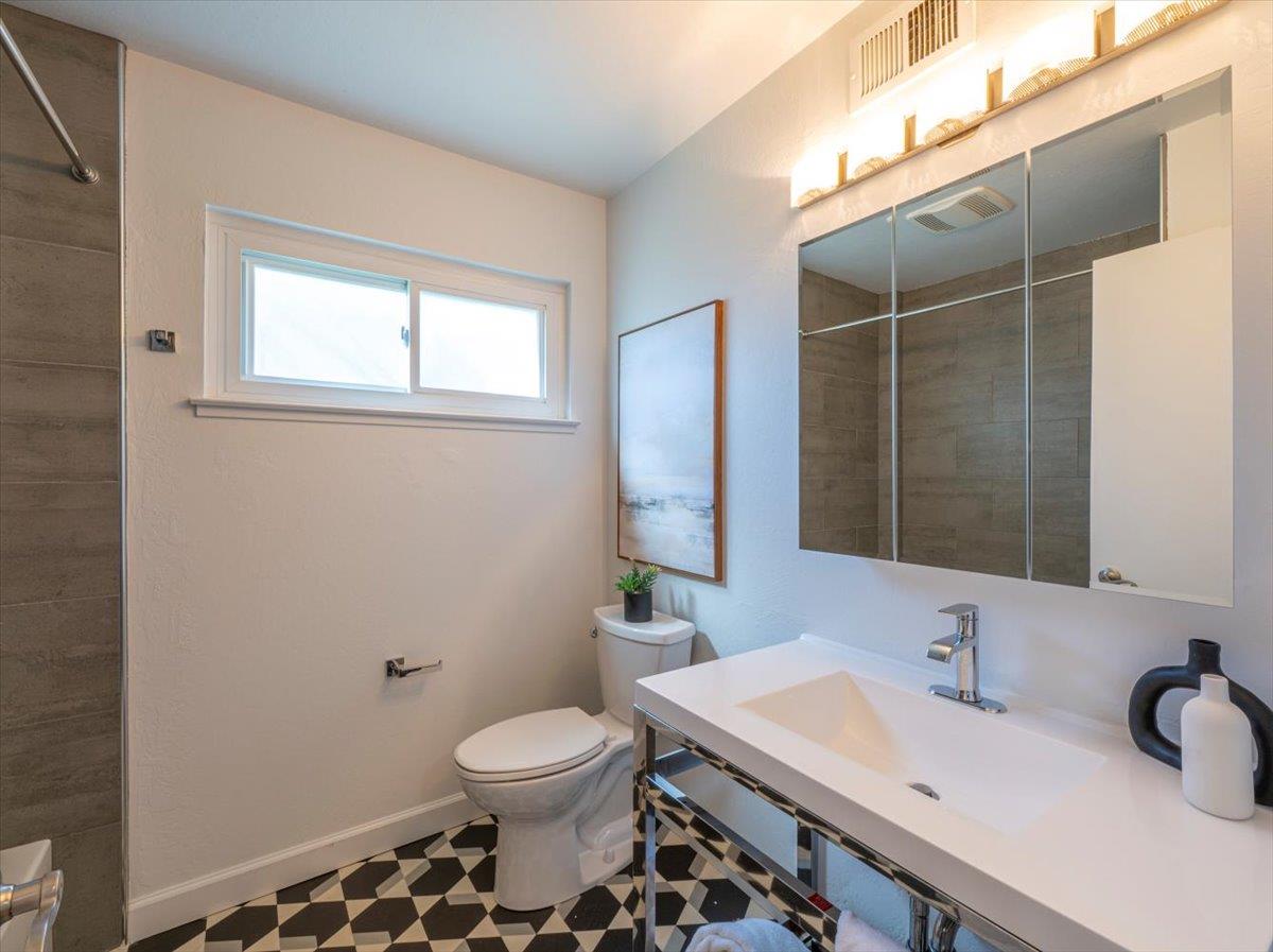 421 Casa Del Mar AVE