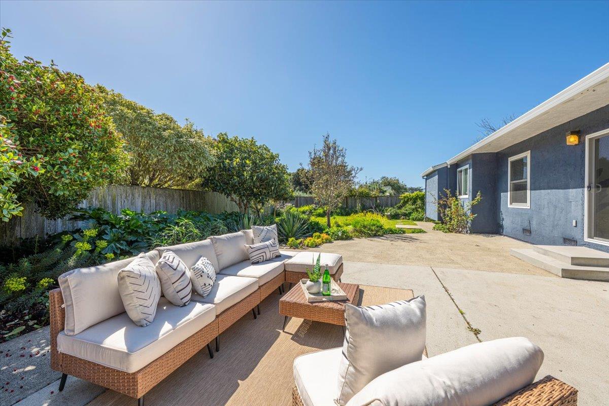 421 Casa Del Mar AVE