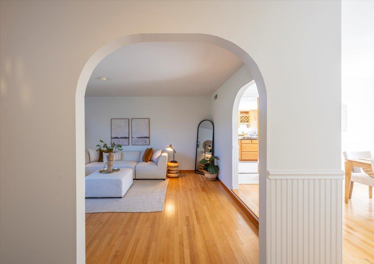 421 Casa Del Mar AVE