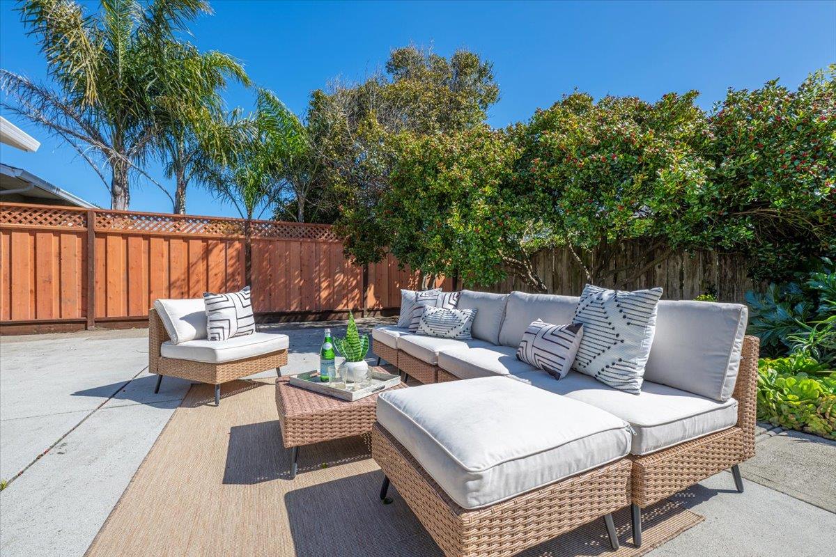 421 Casa Del Mar AVE