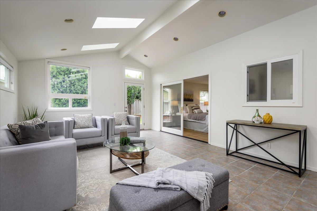 1557 Mizzen Lane