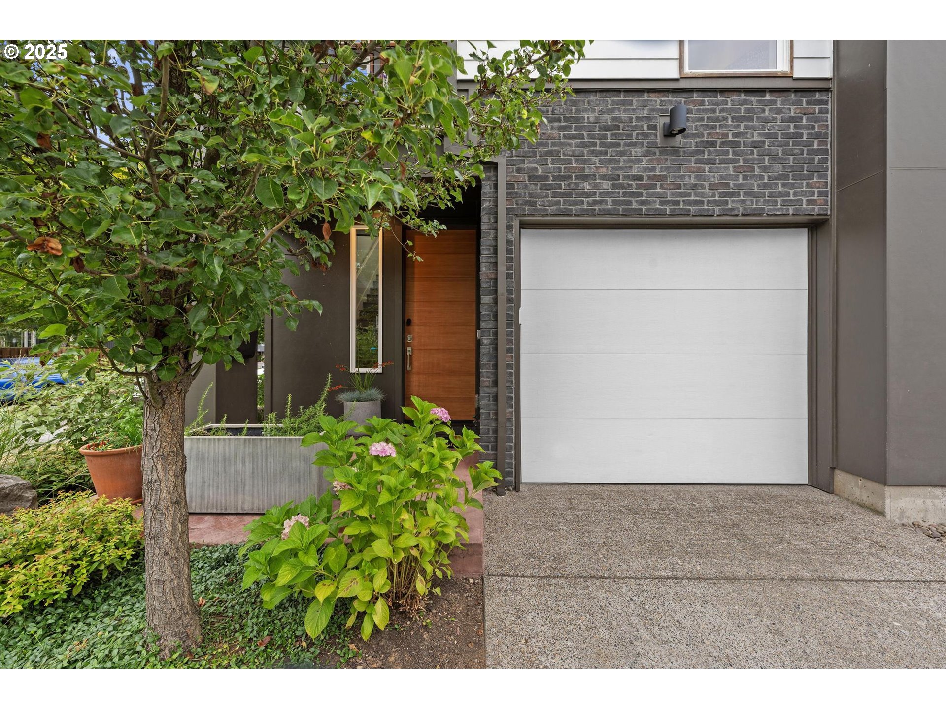 6888 NE 13TH AVE