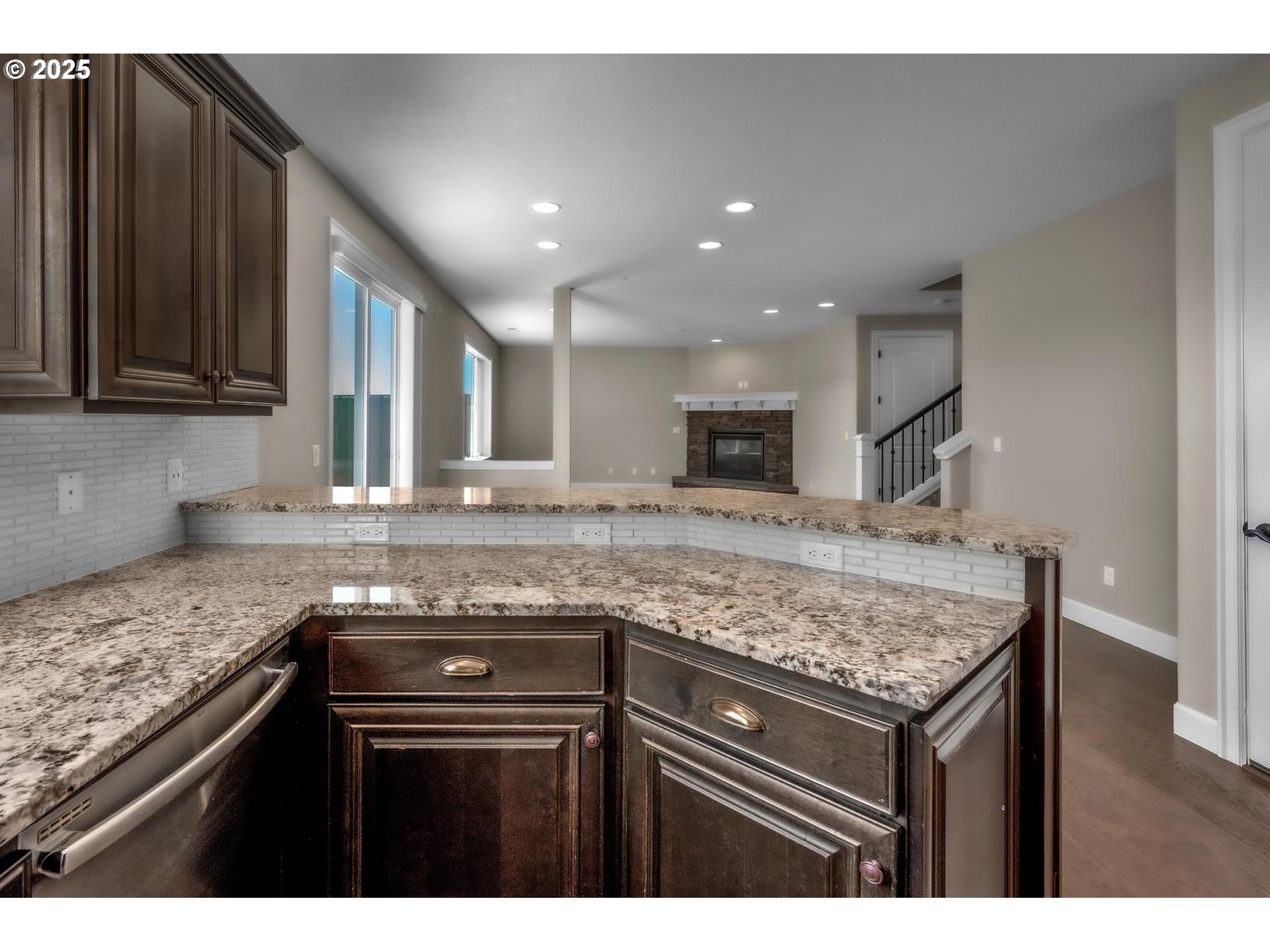 3042 NW PARKHURST TER