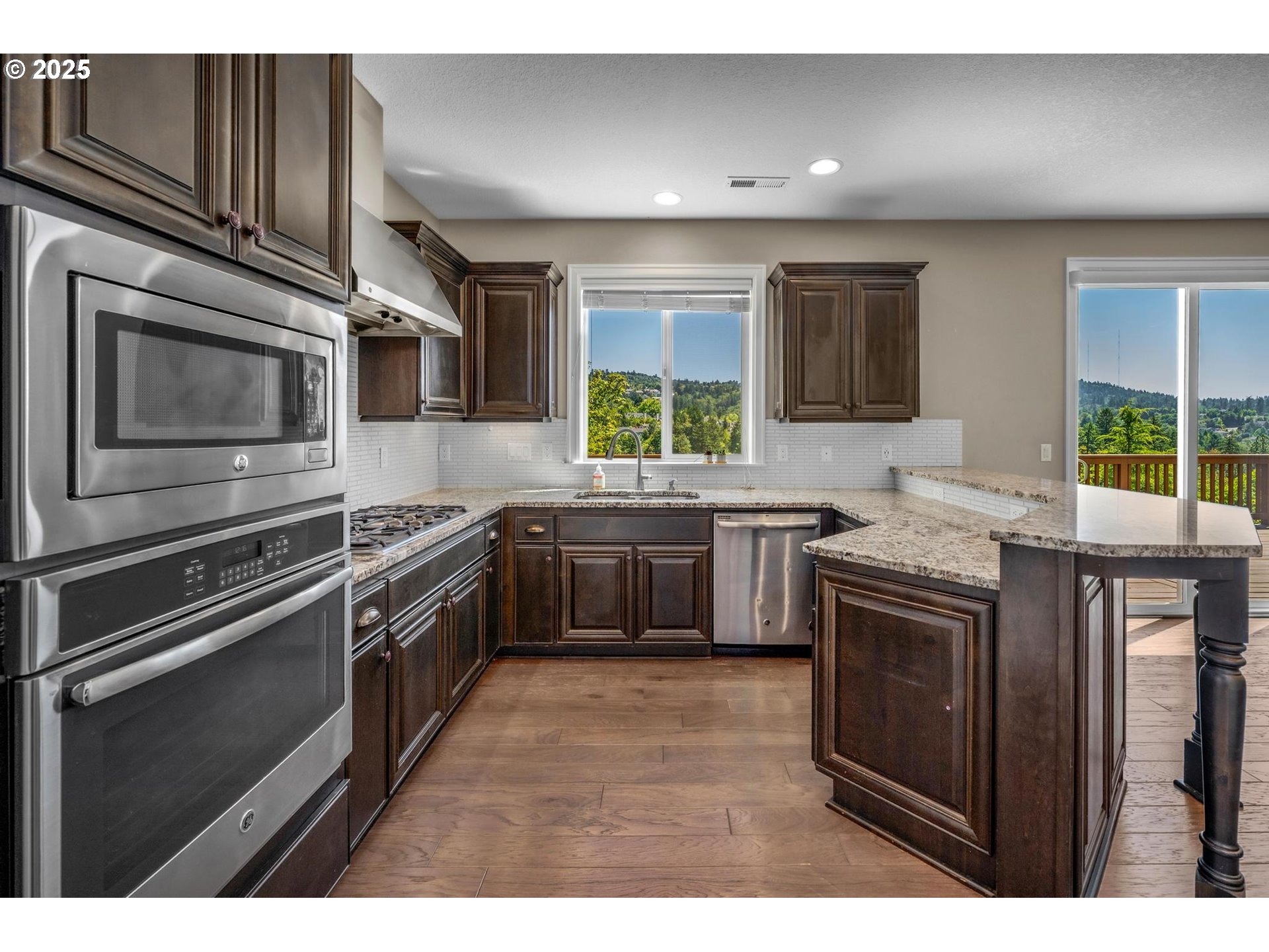 3042 NW PARKHURST TER