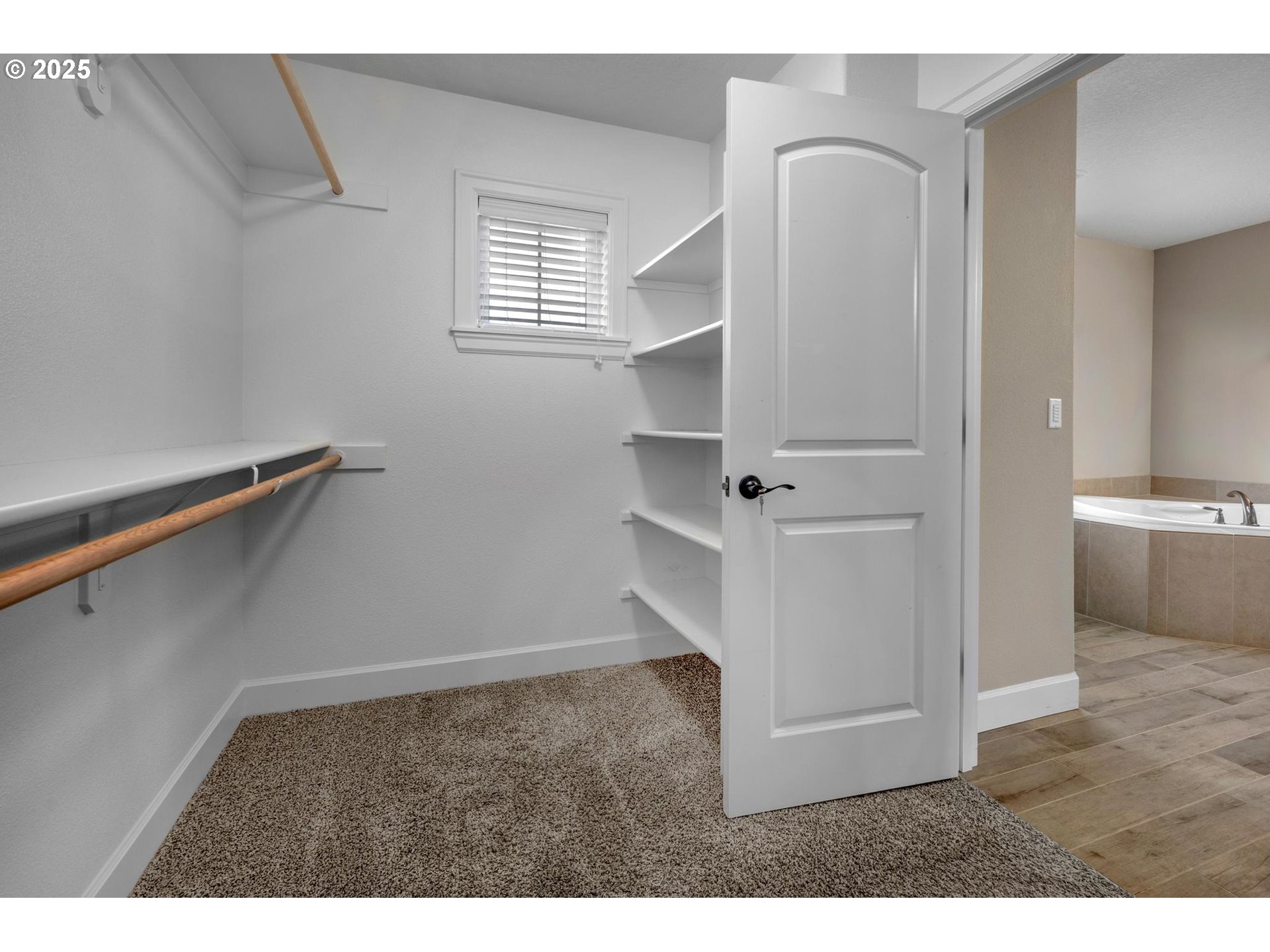 3042 NW PARKHURST TER