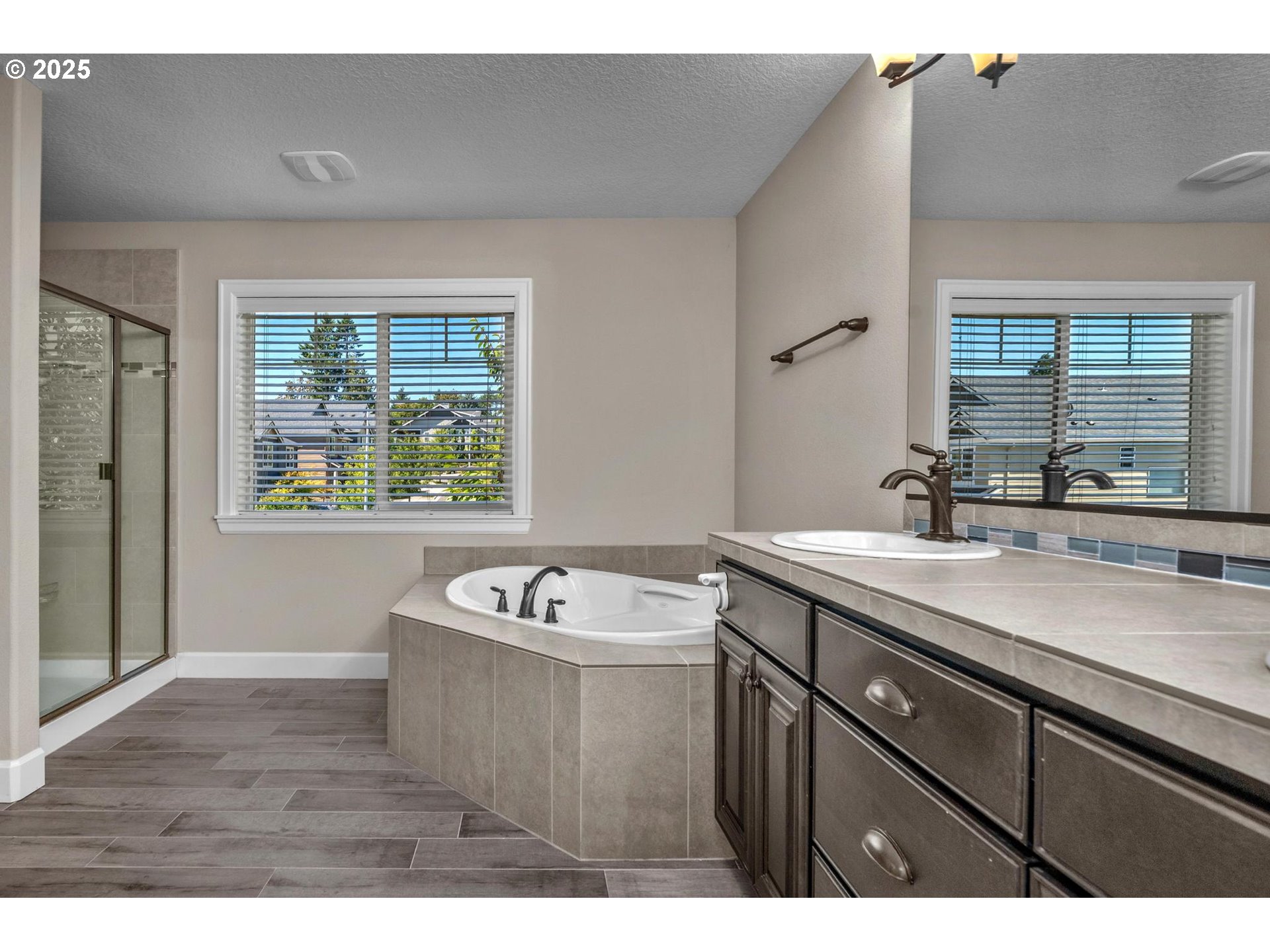 3042 NW PARKHURST TER