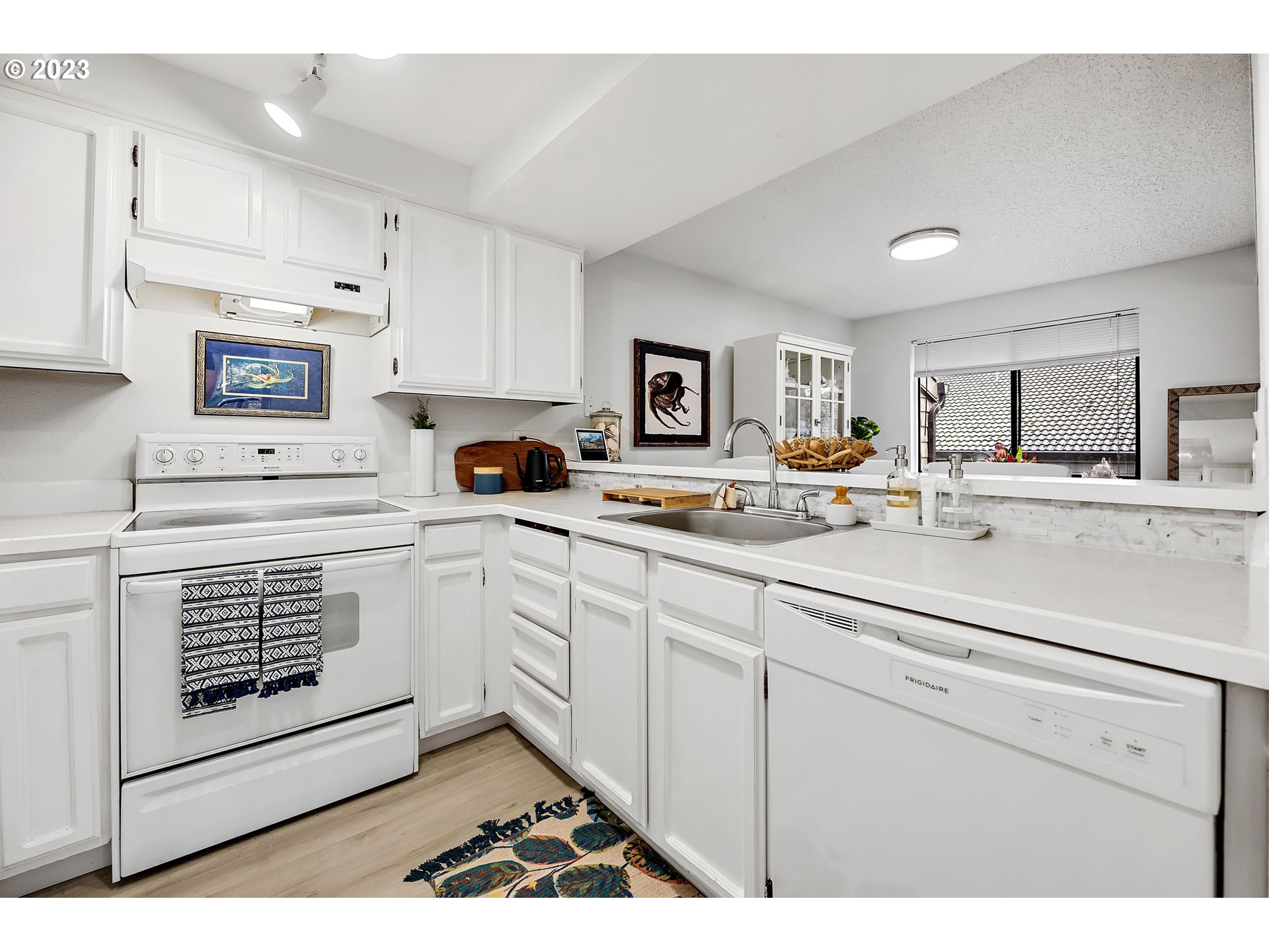 30 Crestfield CT