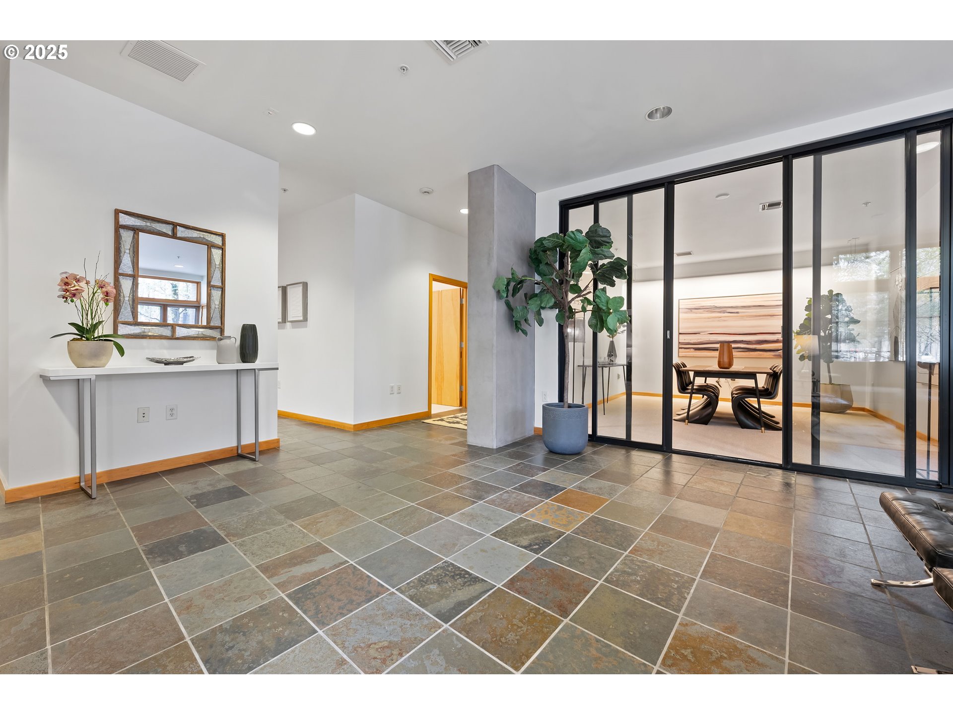 1120 NW Northrup ST 102