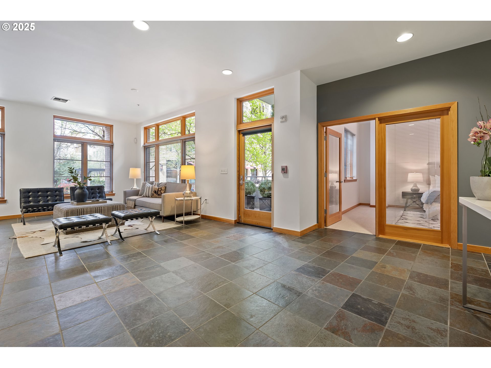 1120 NW Northrup ST 102